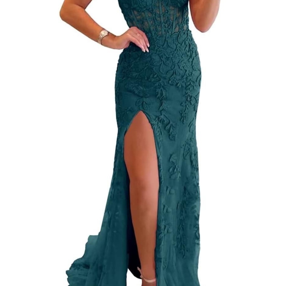 Elegant Teal Lace Prom Gown